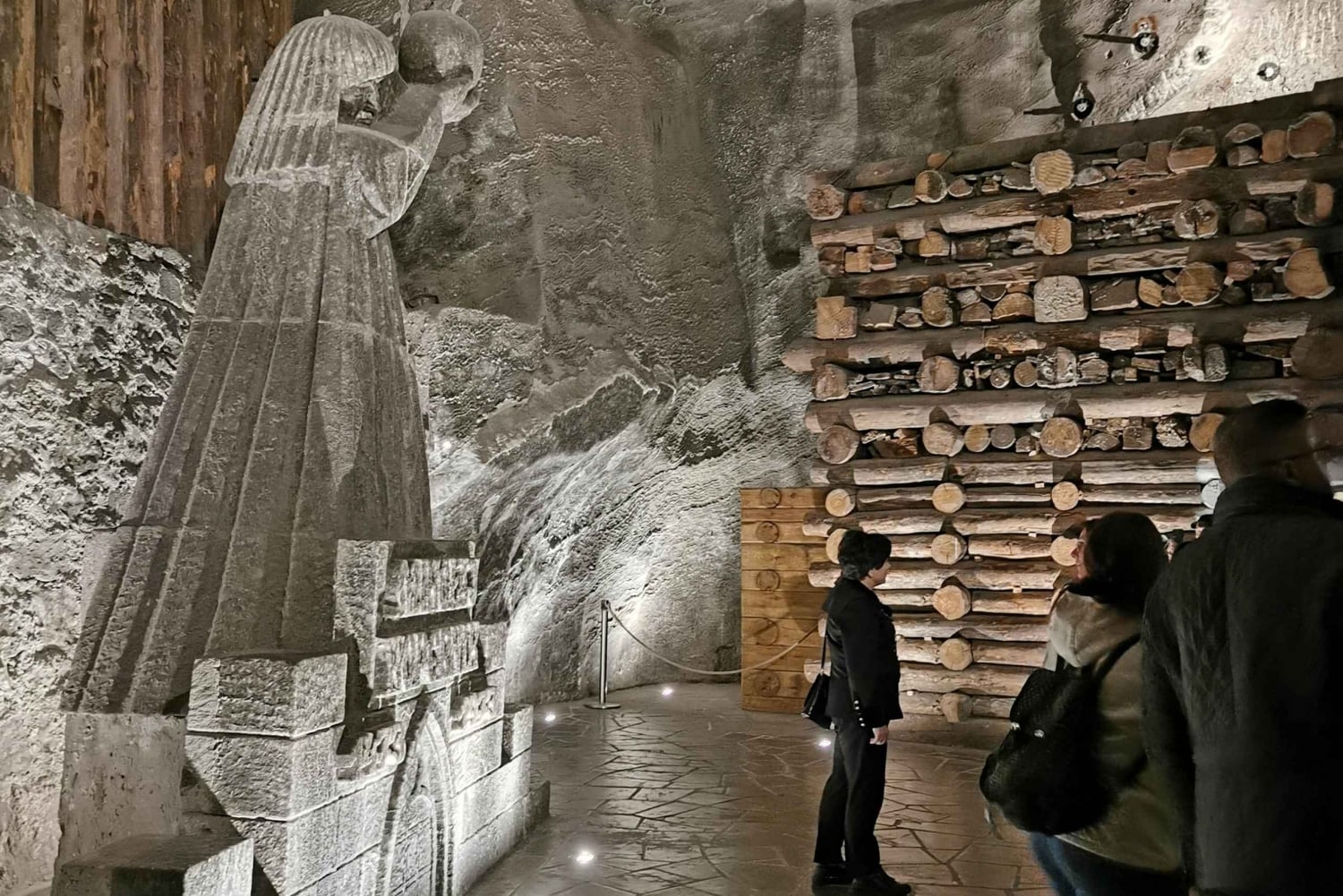 Depuis Cracovie : Visite guidée de la mine de sel de Wieliczka et prise en charge à l'hôtel.