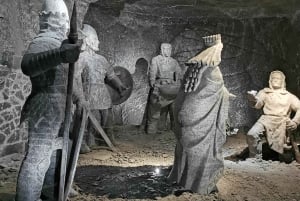 Depuis Cracovie : Visite guidée de la mine de sel de Wieliczka et prise en charge à l'hôtel.