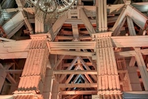 Depuis Cracovie : Visite guidée de la mine de sel de Wieliczka et prise en charge à l'hôtel.