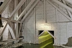 Depuis Cracovie : Visite guidée de la mine de sel de Wieliczka et prise en charge à l'hôtel.
