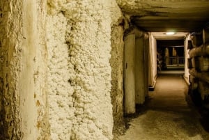 Z Krakowa: Kopalnia Soli Wieliczka Wycieczka z przewodnikiem i opcja odbioru