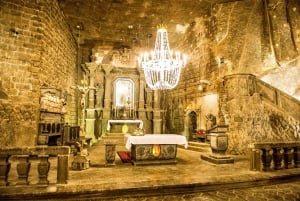 Krakovasta: Wieliczkan suolakaivos Opastettu kierros