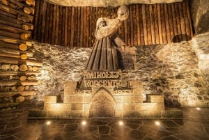 Z Krakowa: Kopalnia Soli Wieliczka Wycieczka z przewodnikiem i opcja odbioru