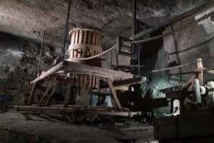 Fra Kraków: Omvisning av Wieliczka saltgruve med guide