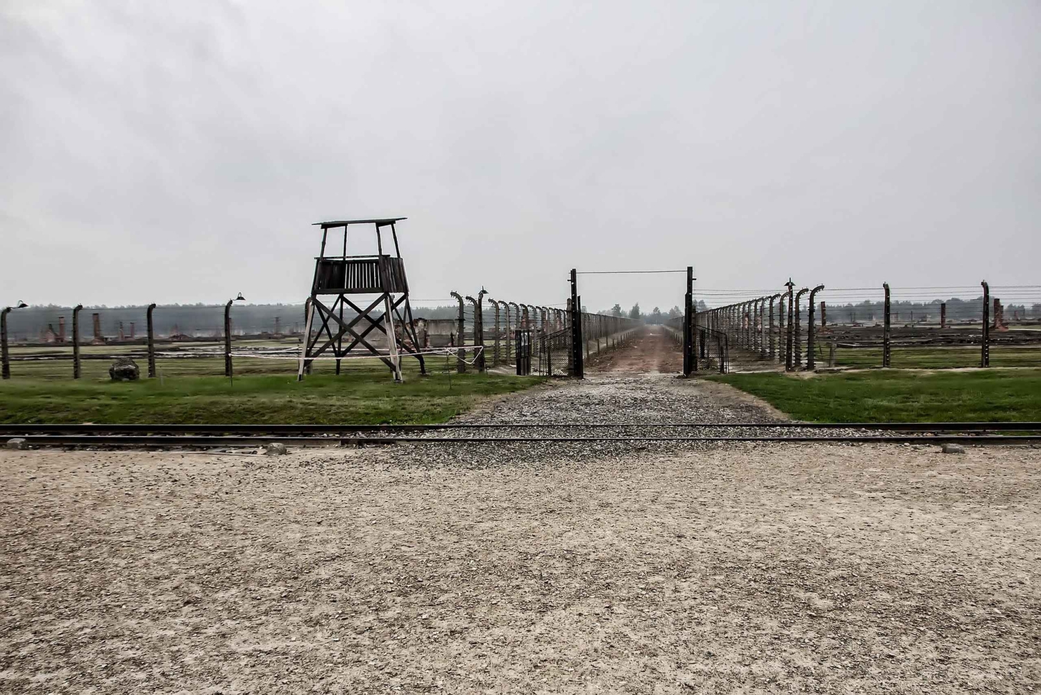 Fra Warszawa: Auschwitz-Birkenau guidet tur med hurtigtog