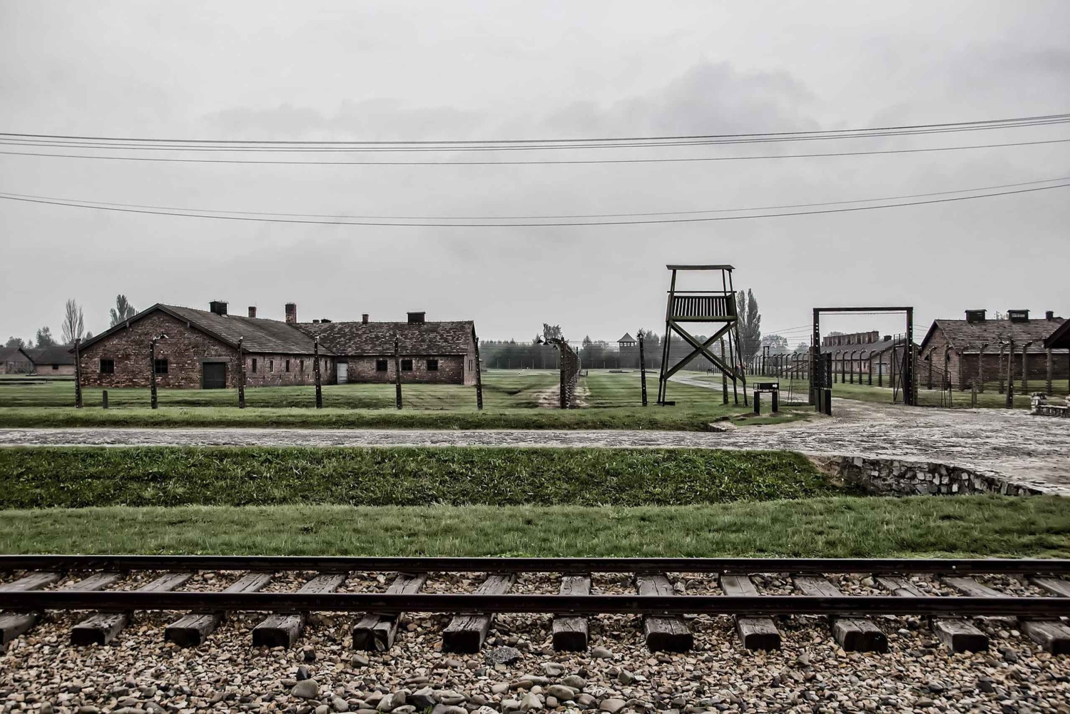 Fra Warszawa: Auschwitz-Birkenau guidet tur med hurtigtog