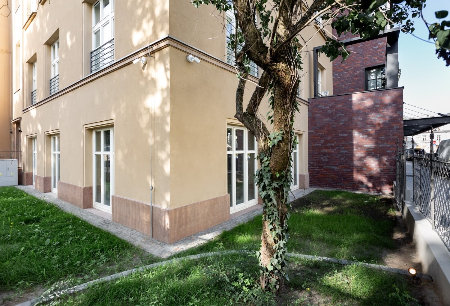 H11 ApartHotel