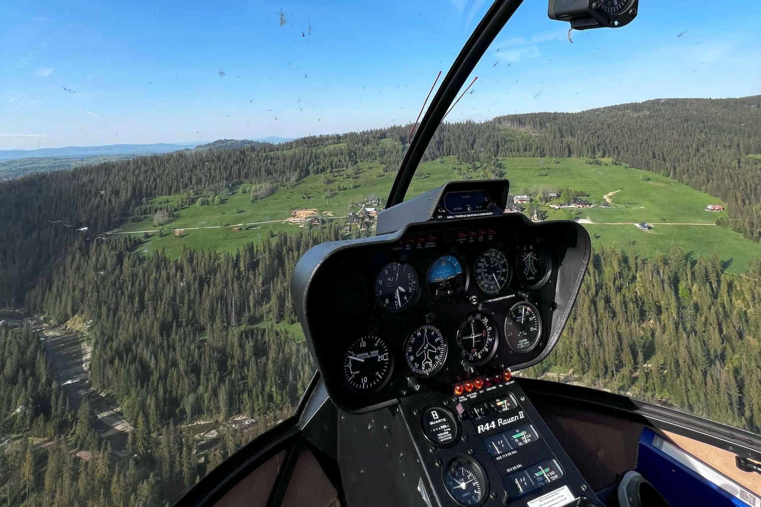 HELIKOPTERI SIGHTSEEING YHDEN PÄIVÄN KIERTOAJELU ZAKOPANE ALKAEN KRAKOVA