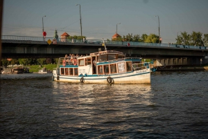 Krakow: Vistula River Sightseeing Cruise with Audio Guide