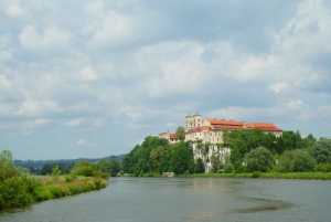 Krakow: 4,5-hours Sightseeing Cruise to Tyniec