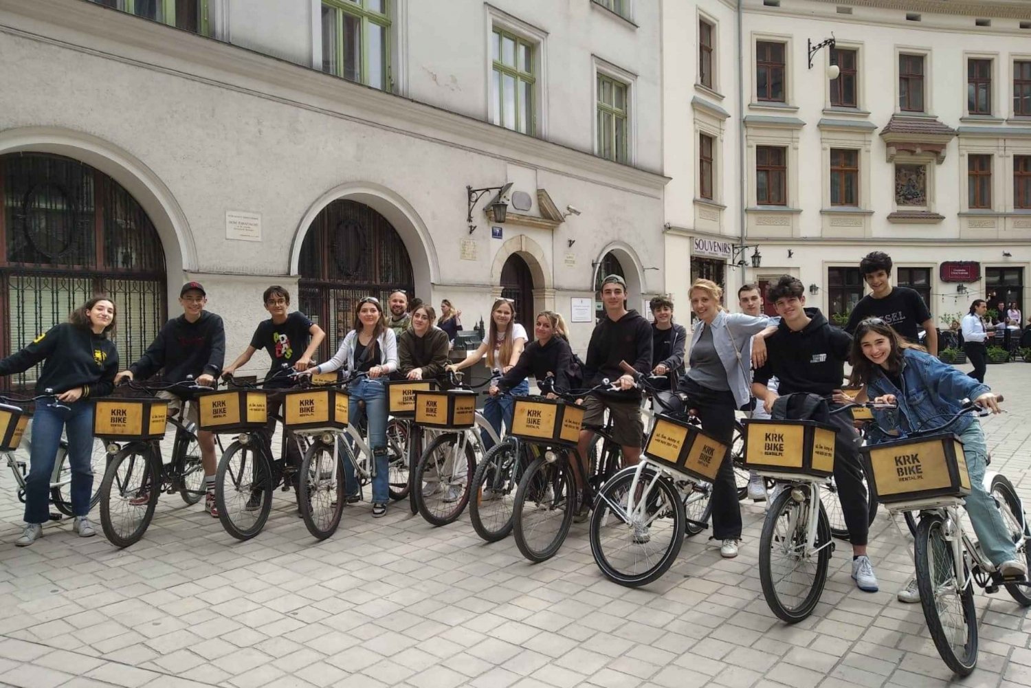 Cracovie : 4h de visite complète, visite à vélo de la vieille ville et du quartier juif
