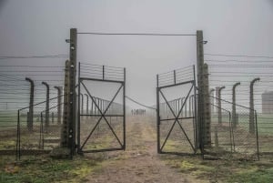 Krakow: Auschwitz-Birkenau Guided Tour with Pickup & Lunch