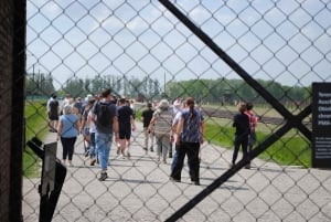 Krakow: Auschwitz-Birkenau Guided Tour with Pickup & Lunch