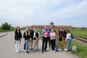 Krakow: Auschwitz-Birkenau Guided Tour with Pickup & Lunch