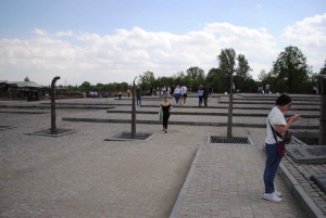 Krakow: Auschwitz-Birkenau Tour Hotel Pickup & Lunch Options