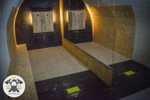 Krakau: Axtwerfen in Axe Nation, dem ersten Club in Europa