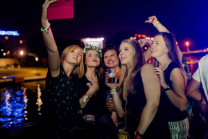 Krakow: Boat Party with Unlimited Drinks