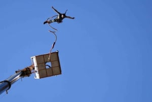 Cracovia: bungee jumping da una gru con foto opzionali