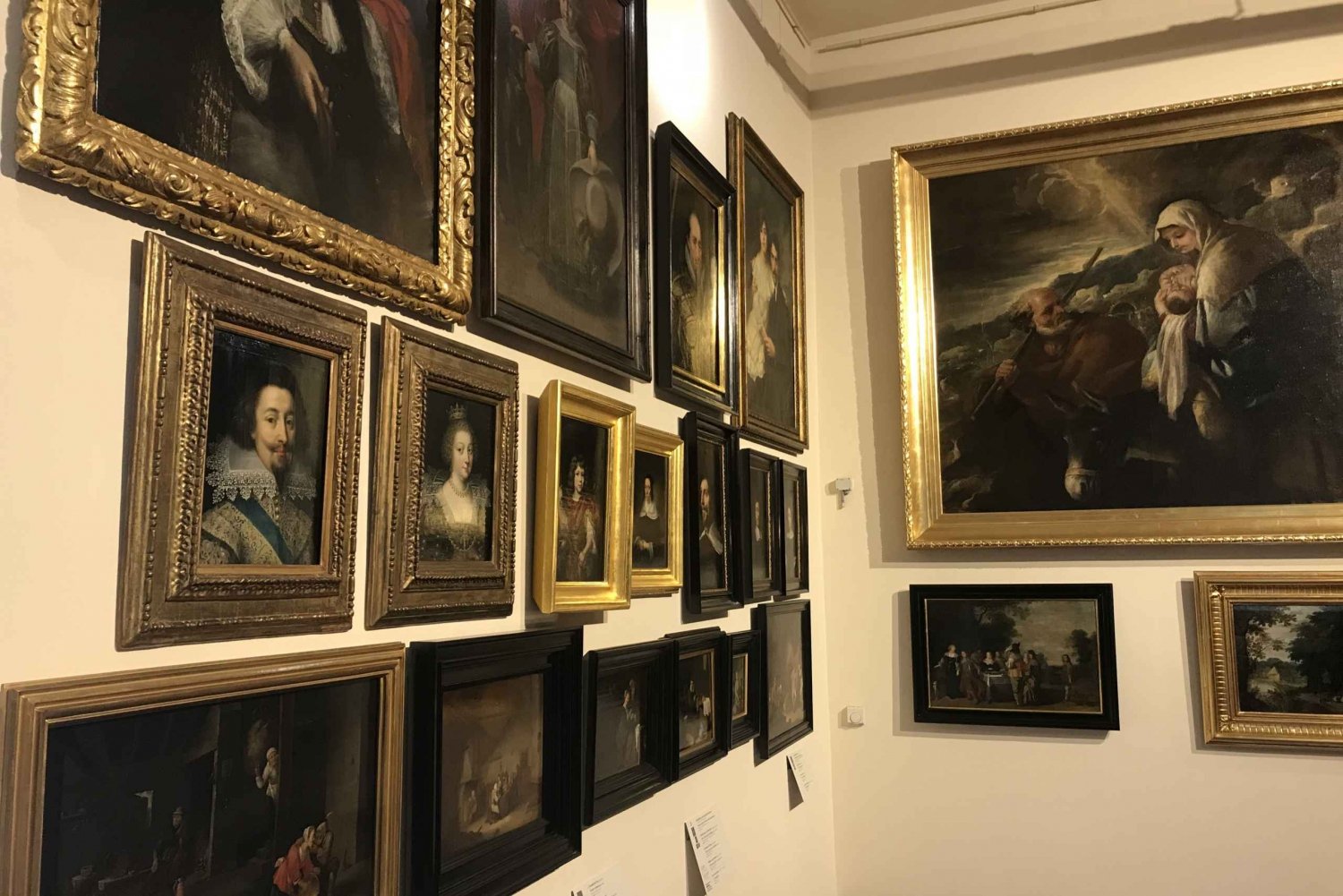 Krakow: Center for European Culture - Paintings Exhibition
