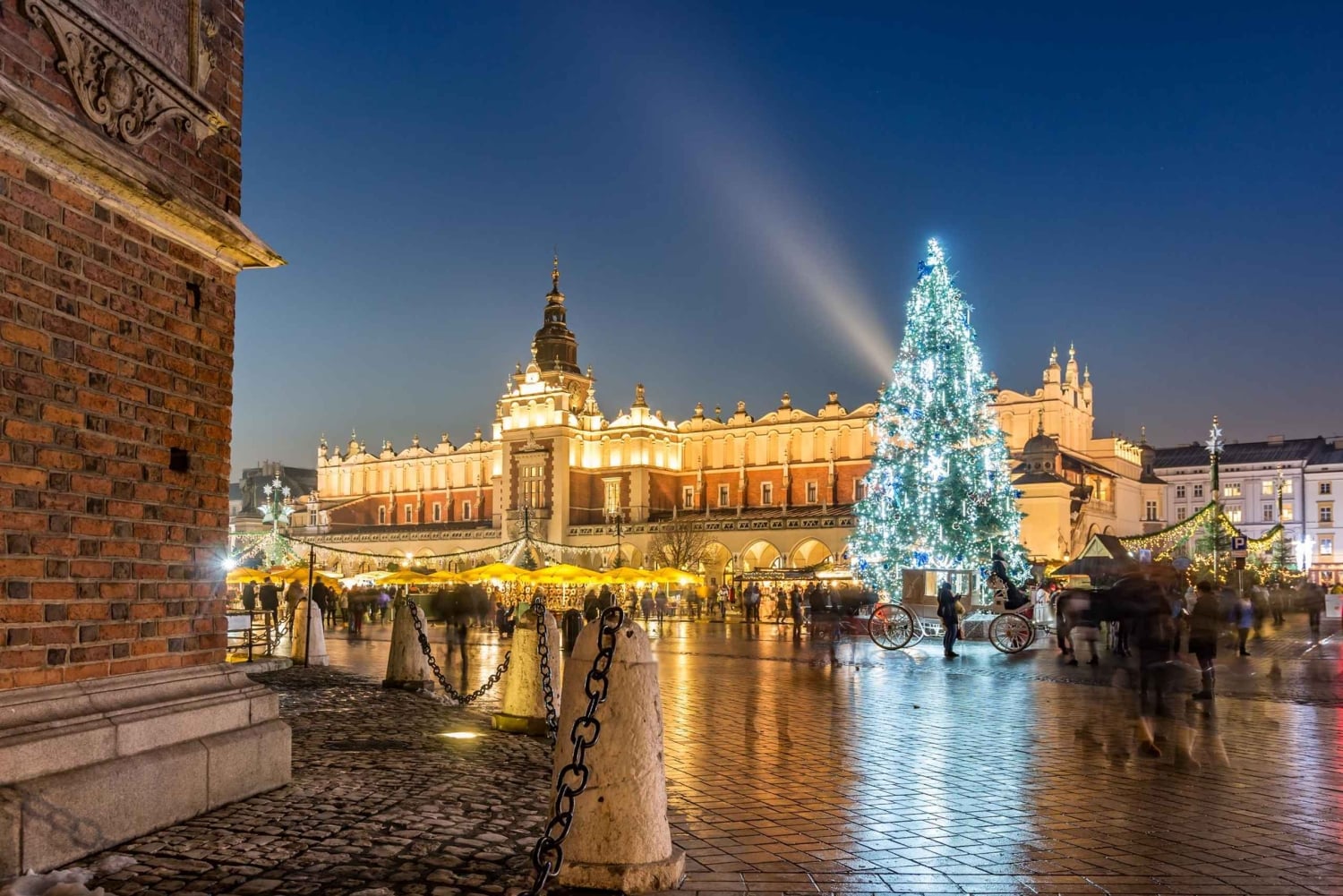 Krakow: Christmas Market Guided Tour with Food Tasting