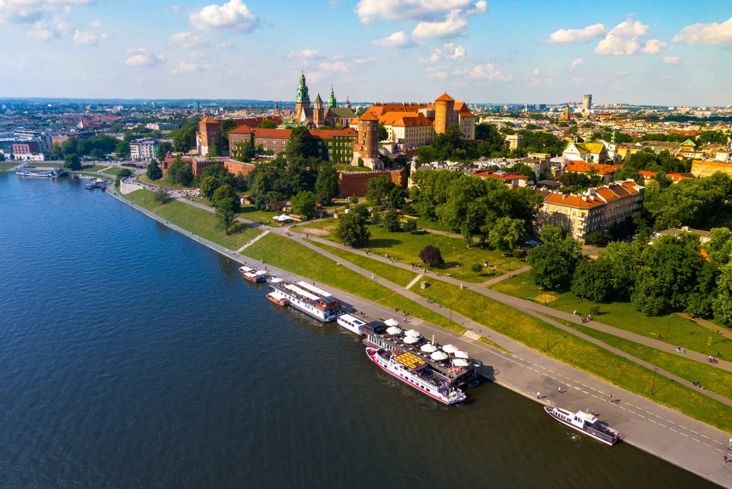 Kraków: Vistula River Sightseeing Cruise with Unlimited Beer