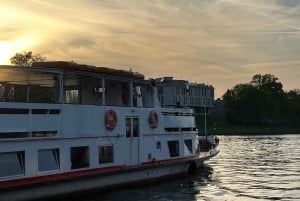 Cracovia: crociera turistica serale o notturna