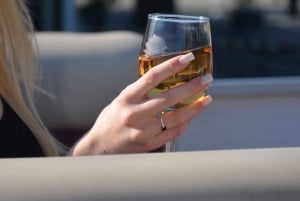 Cracovia: Crucero turístico nocturno con bebida