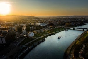 Cracovia: Crucero turístico nocturno con bebida