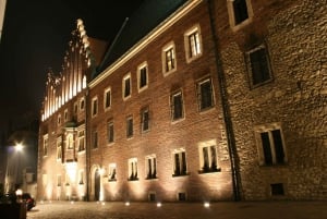 Krakow: Evening Walking Tour with Spooky Stories