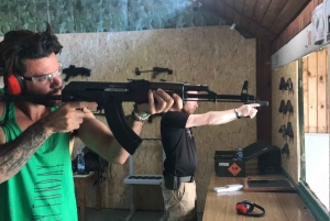 Krakow: Ekstrem skydebane med hoteltransport