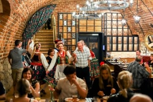 Krakow : Folkshow Middag Dryck och skoj ! Boka nu!