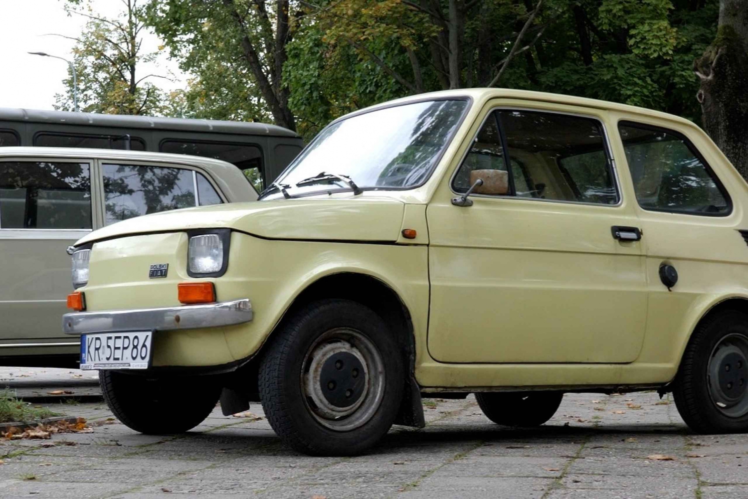 Cracovia: Visita guiada a Nowa Huta en un coche de la época comunista