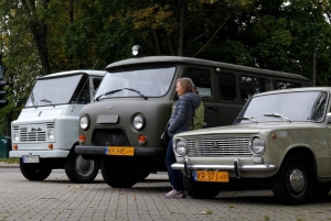 Cracovia: Visita guiada a Nowa Huta en coches de la época comunista