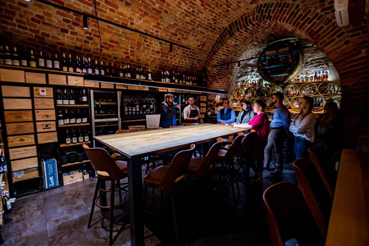 Krakow: Guided Wine Bar Tour with Tastings and Snacks