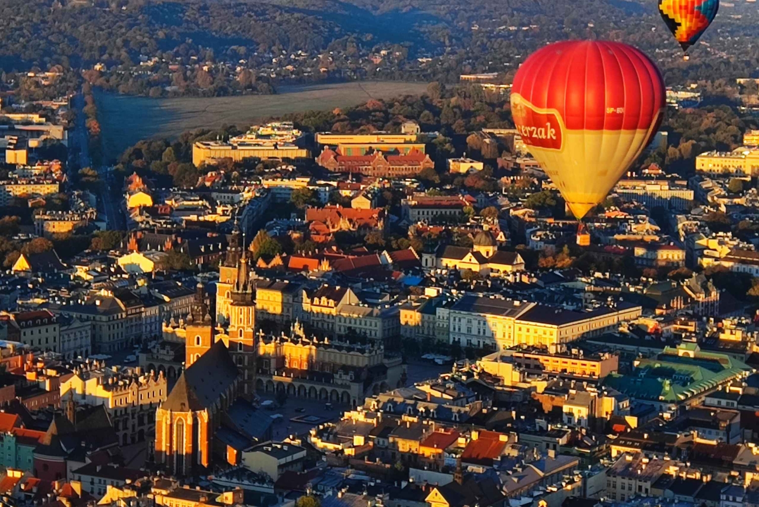 Cracovia: tour esclusivo in mongolfiera con champagne