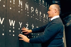 Cracovia: Exposición «Into the Darkness» con guía para personas ciegas