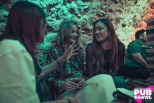 Krakow: Kazimierz Pub Crawl with 1-Hour of Unlimited Drinks