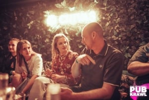 Krakow: Kazimierz Pub Crawl with 1-Hour of Unlimited Drinks
