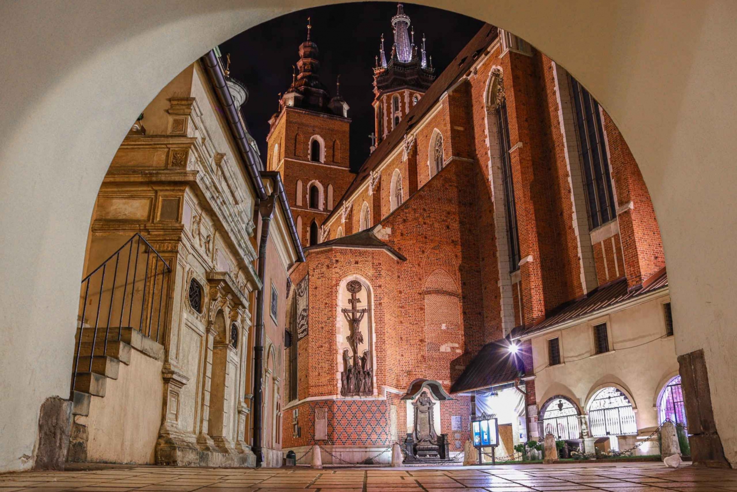 Krakow: Medieval History City Walking Tour