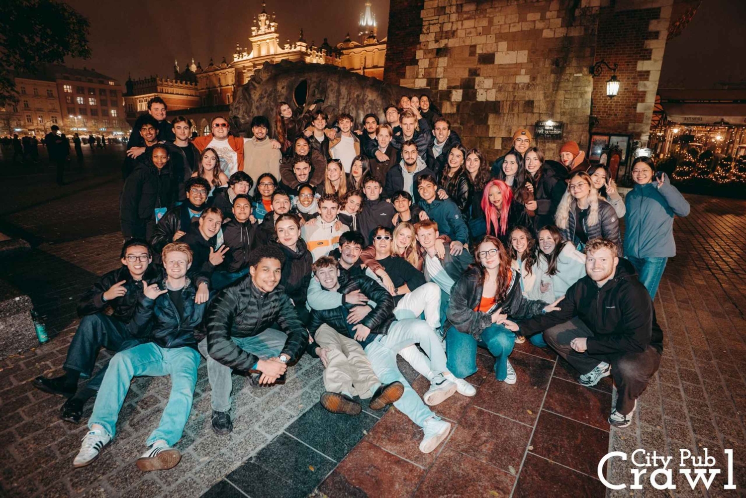 Krakow: New Year's Eve Pub Crawl 1-hour Open Bar + 3 Clubs