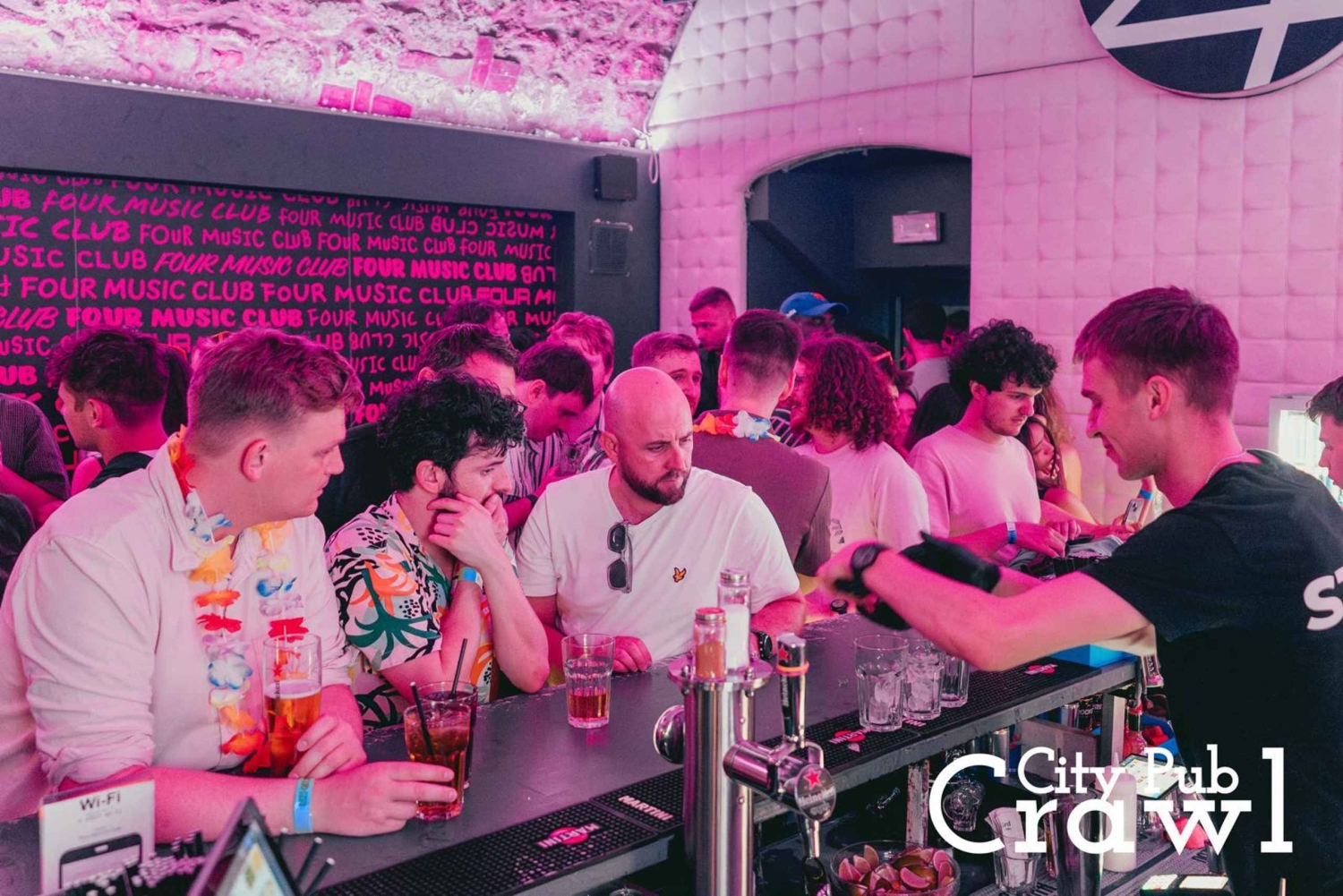 Krakow: New Year's Eve Pub Crawl 1-hour Open Bar + 3 Clubs