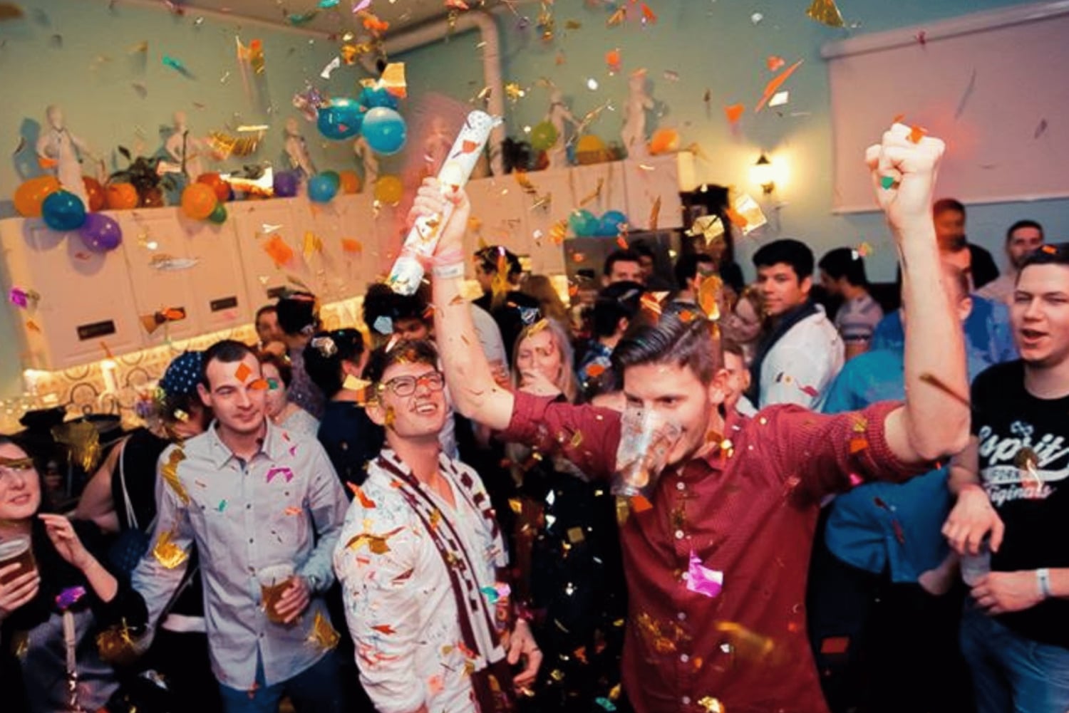 Cracóvia: Véspera de Ano Novo Pub Crawl com 2 horas de bar aberto