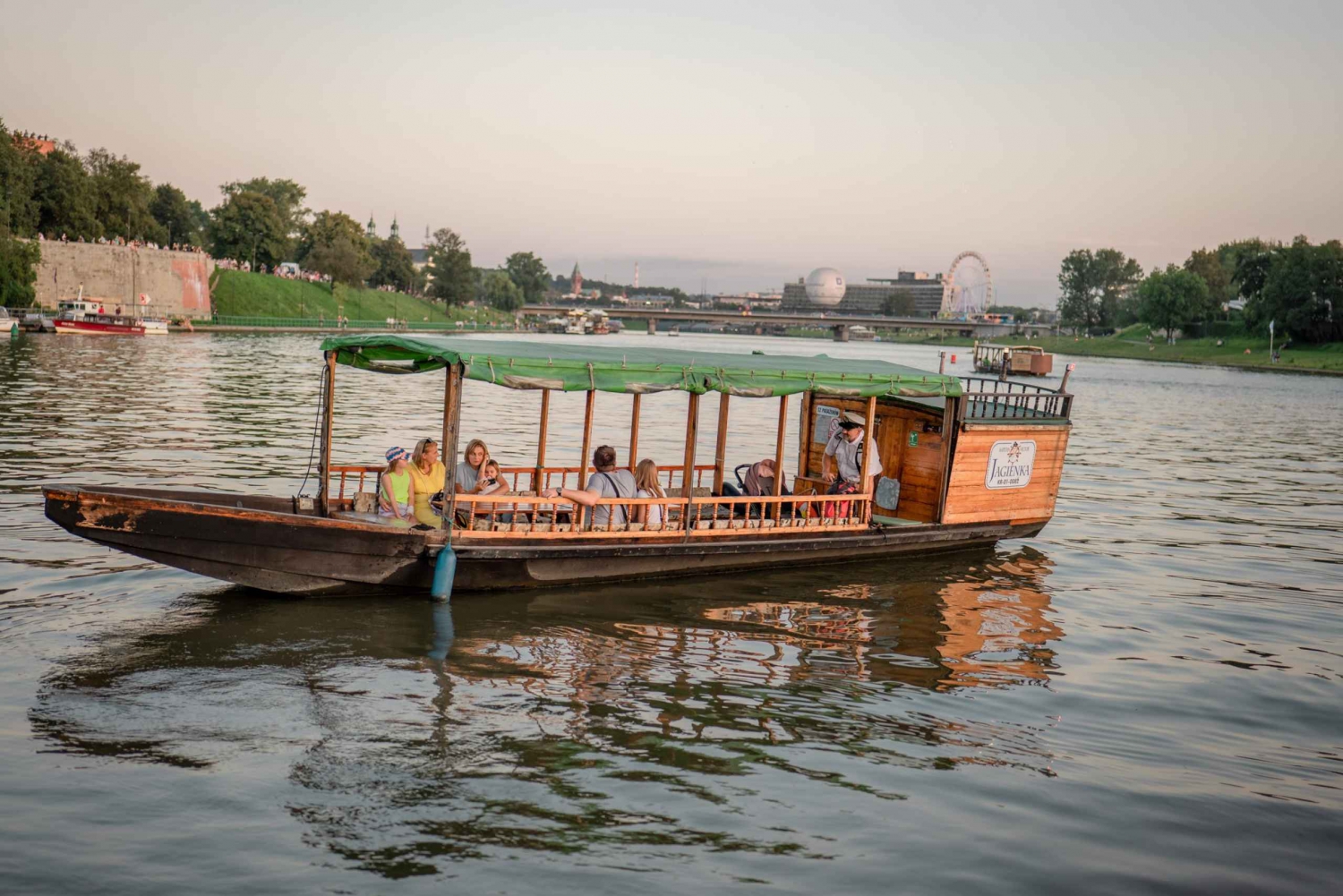 Kraków: Nighttime Historic Sightseeing River Cruise