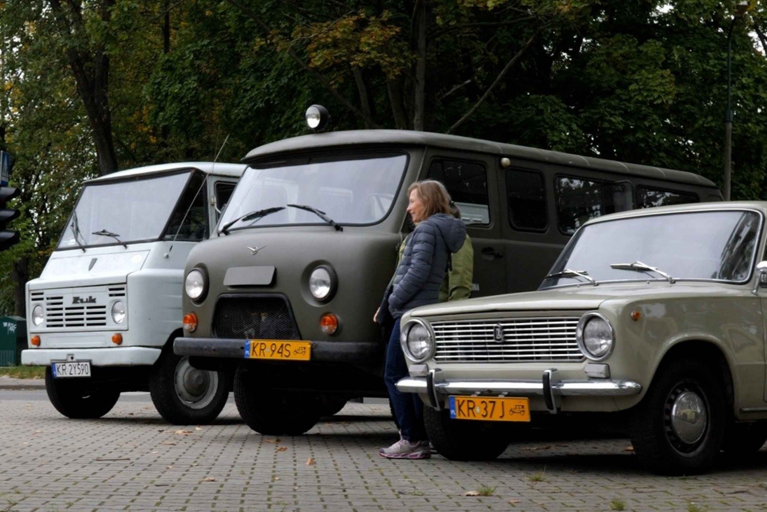 Krakow: Nowa Huta Guided Tour in Retro Car with Bunker Visit