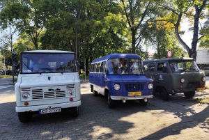 Krakow: Nowa Huta Guided Tour in Vintage Car