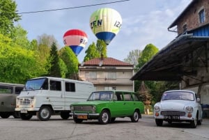 Krakow: Nowa Huta Guided Tour in Vintage Car