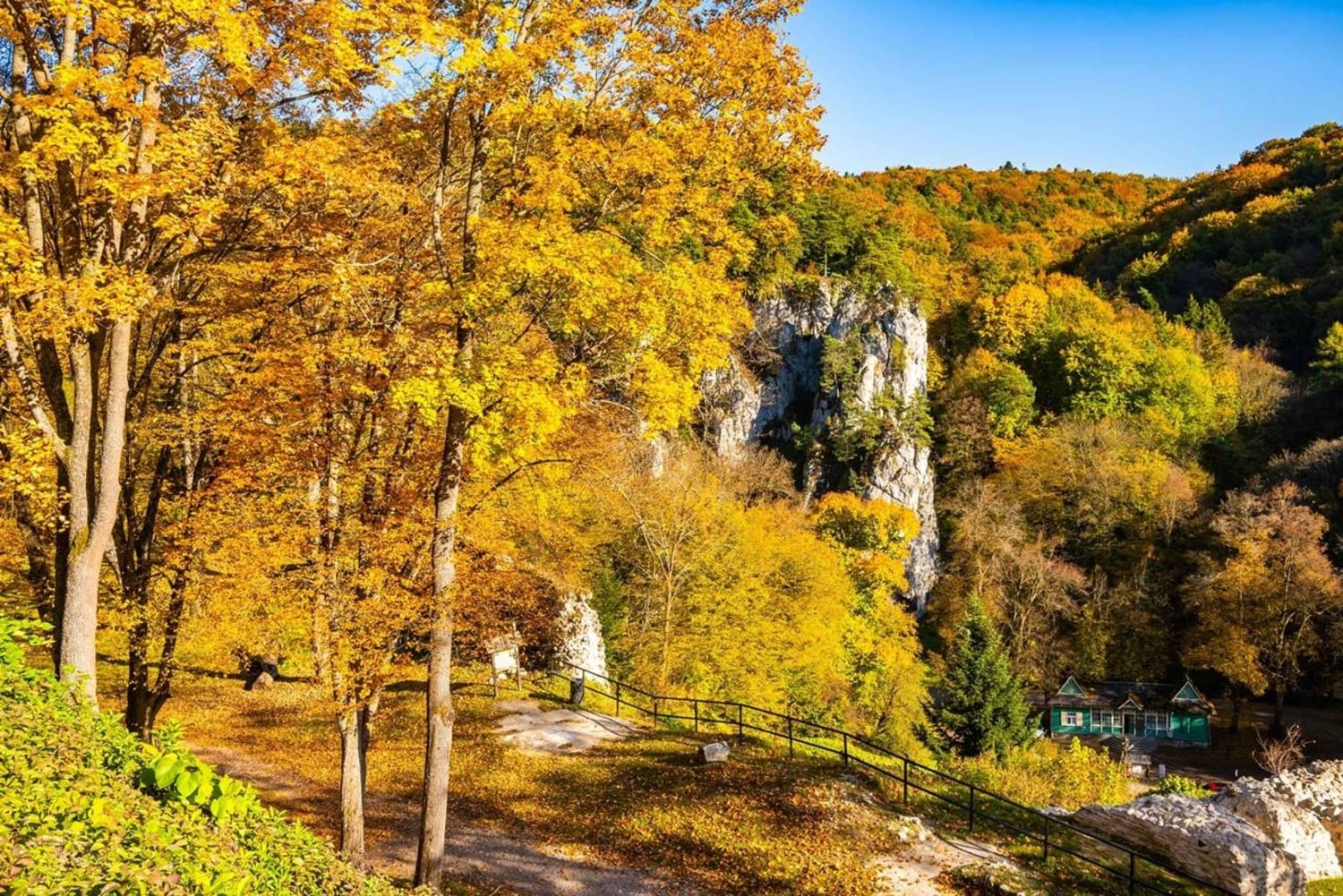 Krakow: Ojcow National Park & Pieskowa Skała Castle Tour