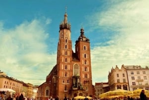 Krakow : Old Town Walking Tour With A guide