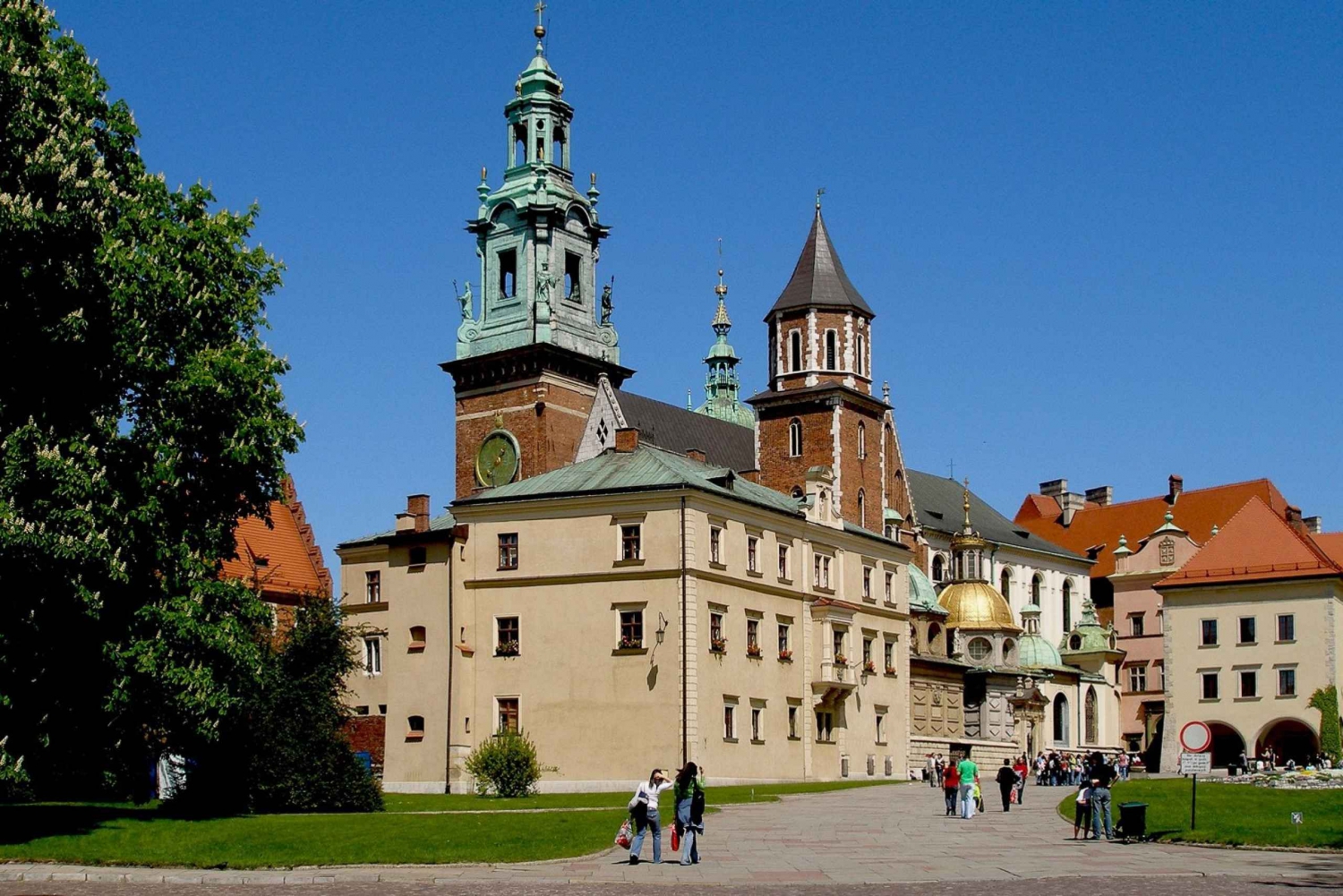 Krakow: Old Town, Wawel, and Wieliczka Salt Mine with Lunch