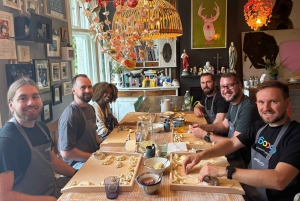 Krakow: Pierogi-matlagningskurs med te och cheesecake